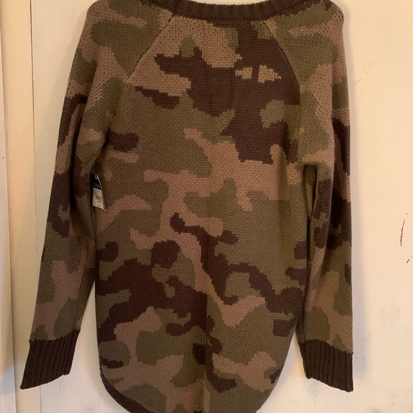 Sweater - Picture 2 of 3